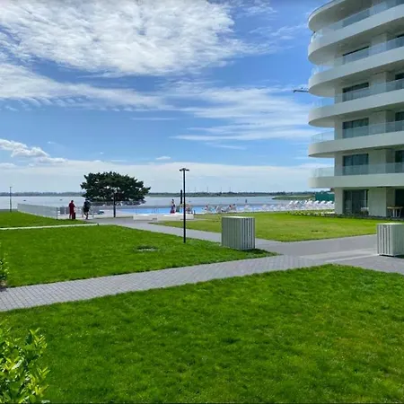 Pearl Grace Bay アパート ロゴボ